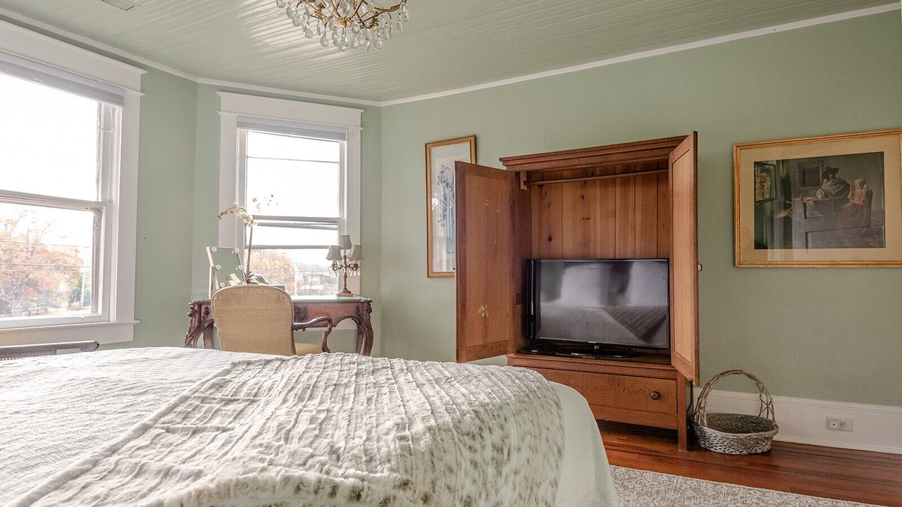 Photo of Bedroom in Burnsville