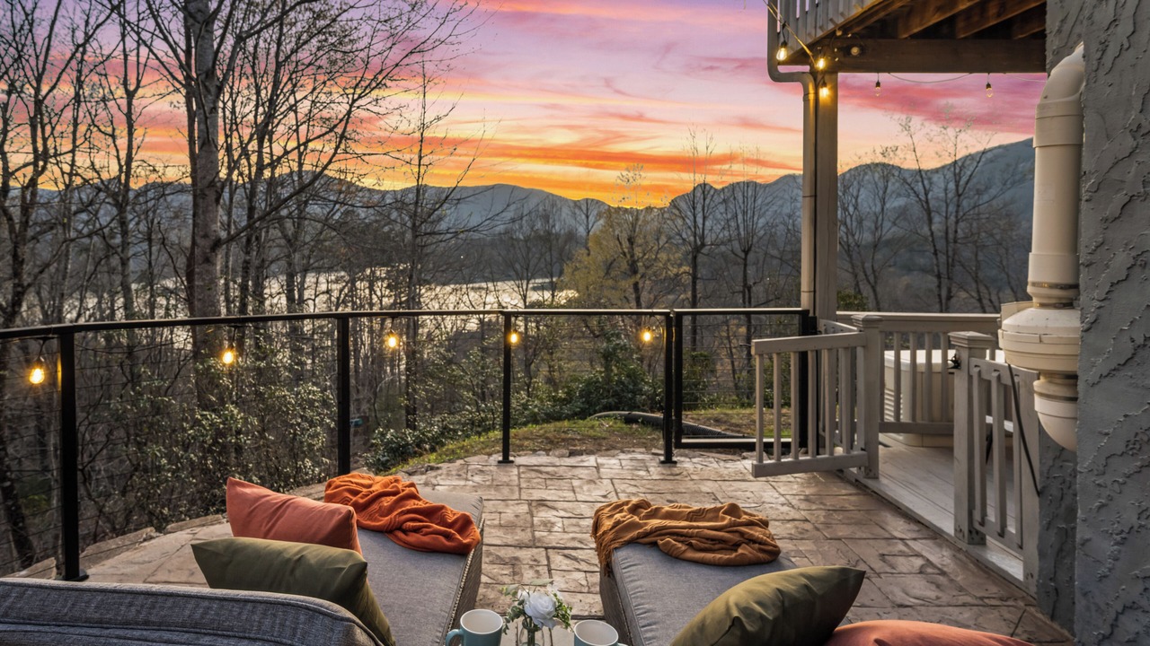 Photo of Patio Balcony in Lake Lure