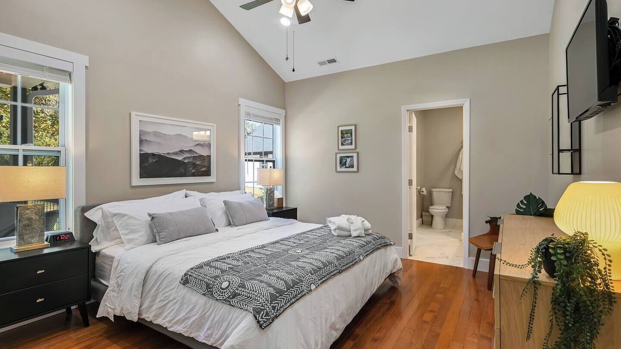 Photo of Bedroom in Hendersonville