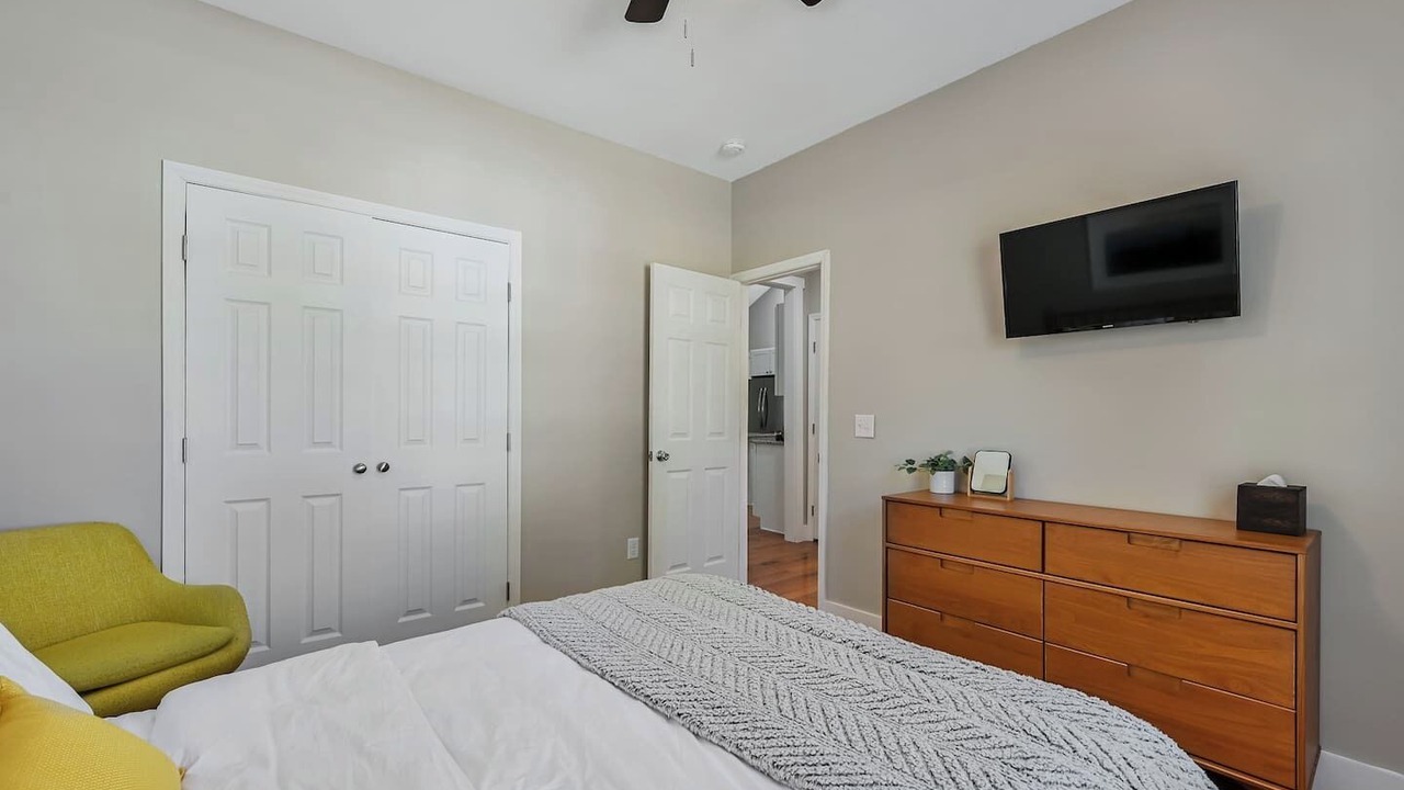 Photo of Bedroom in Hendersonville