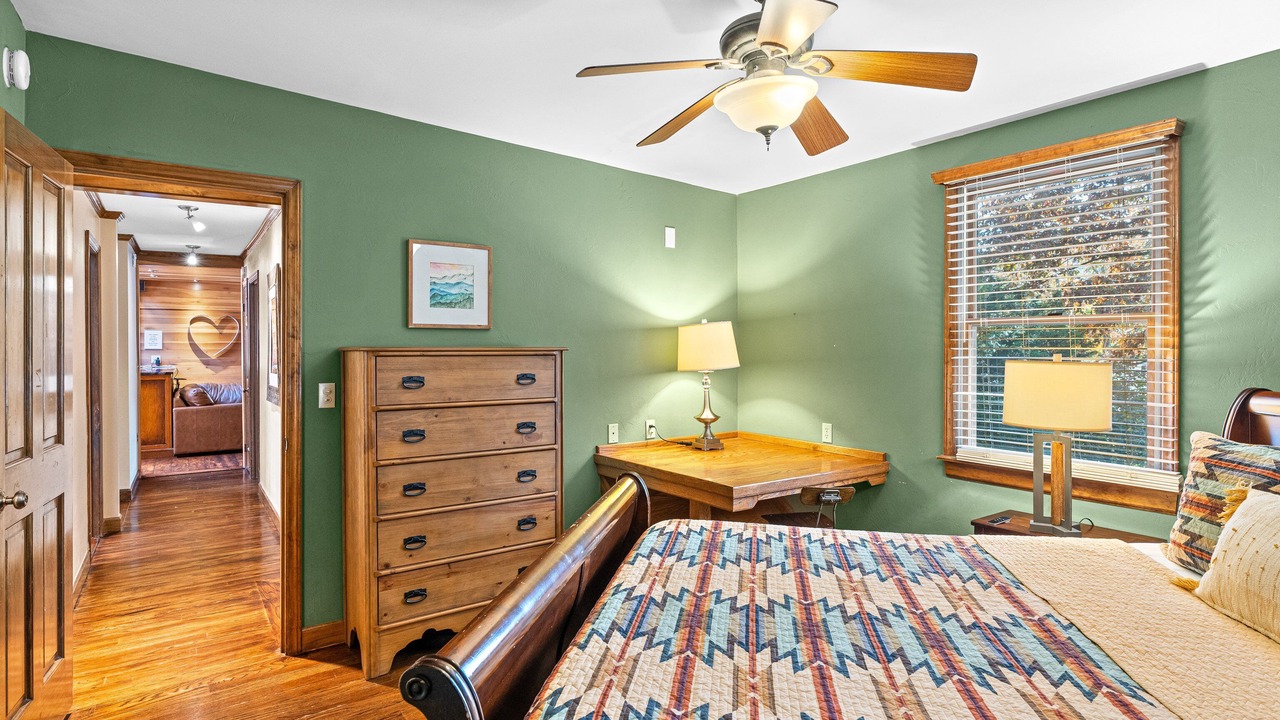 Photo of Bedroom in Black Mountain
