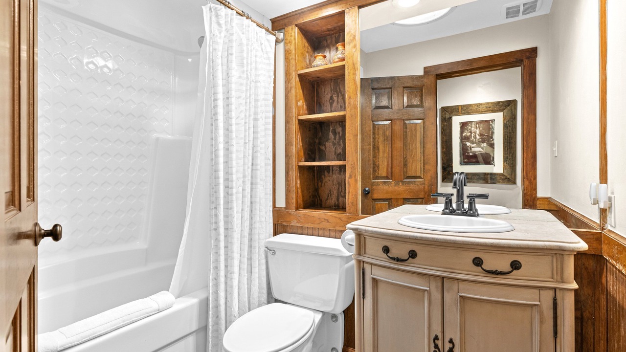 Photo of Bathroom in Black Mountain