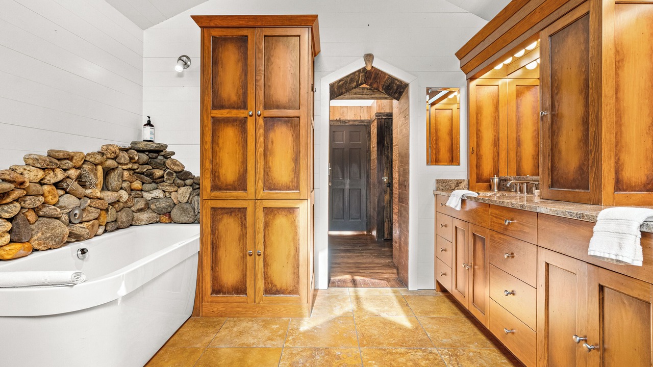 Photo of Bathroom in Black Mountain