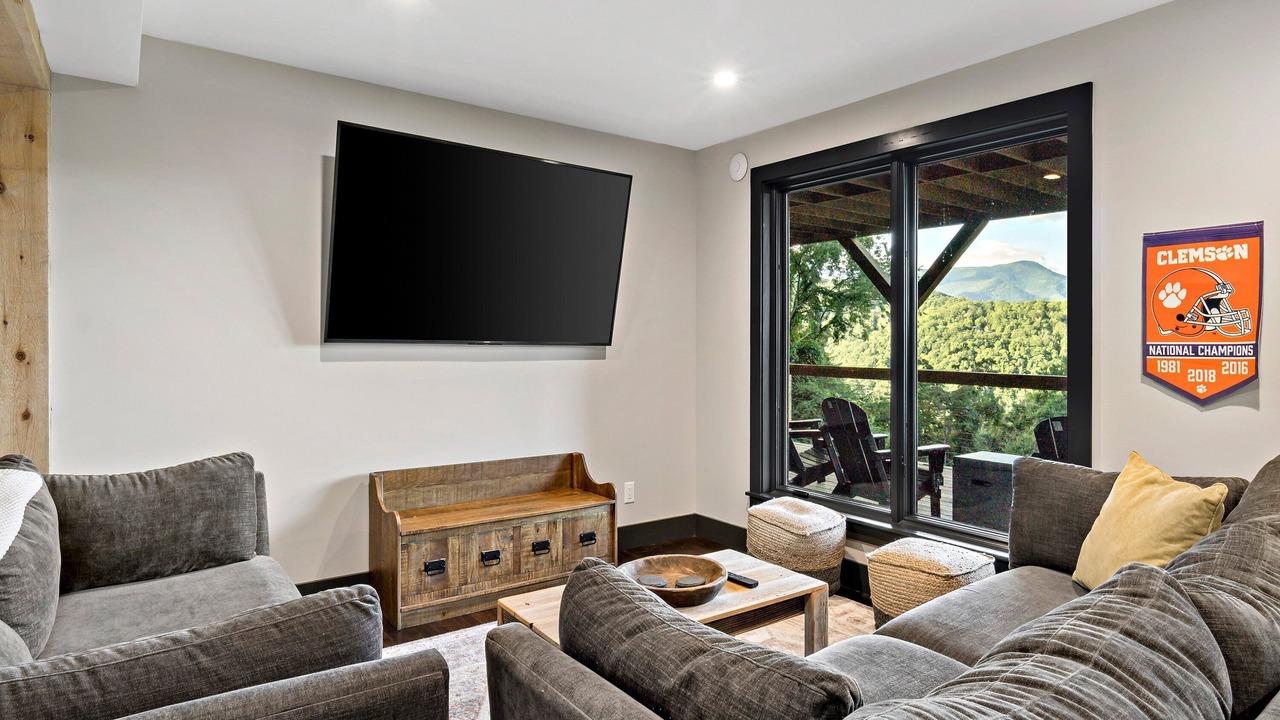 Photo of Bedroom in Laurel Ridge