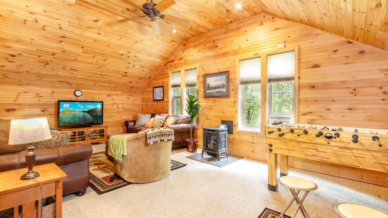 Photo of Livingroom in McHenry