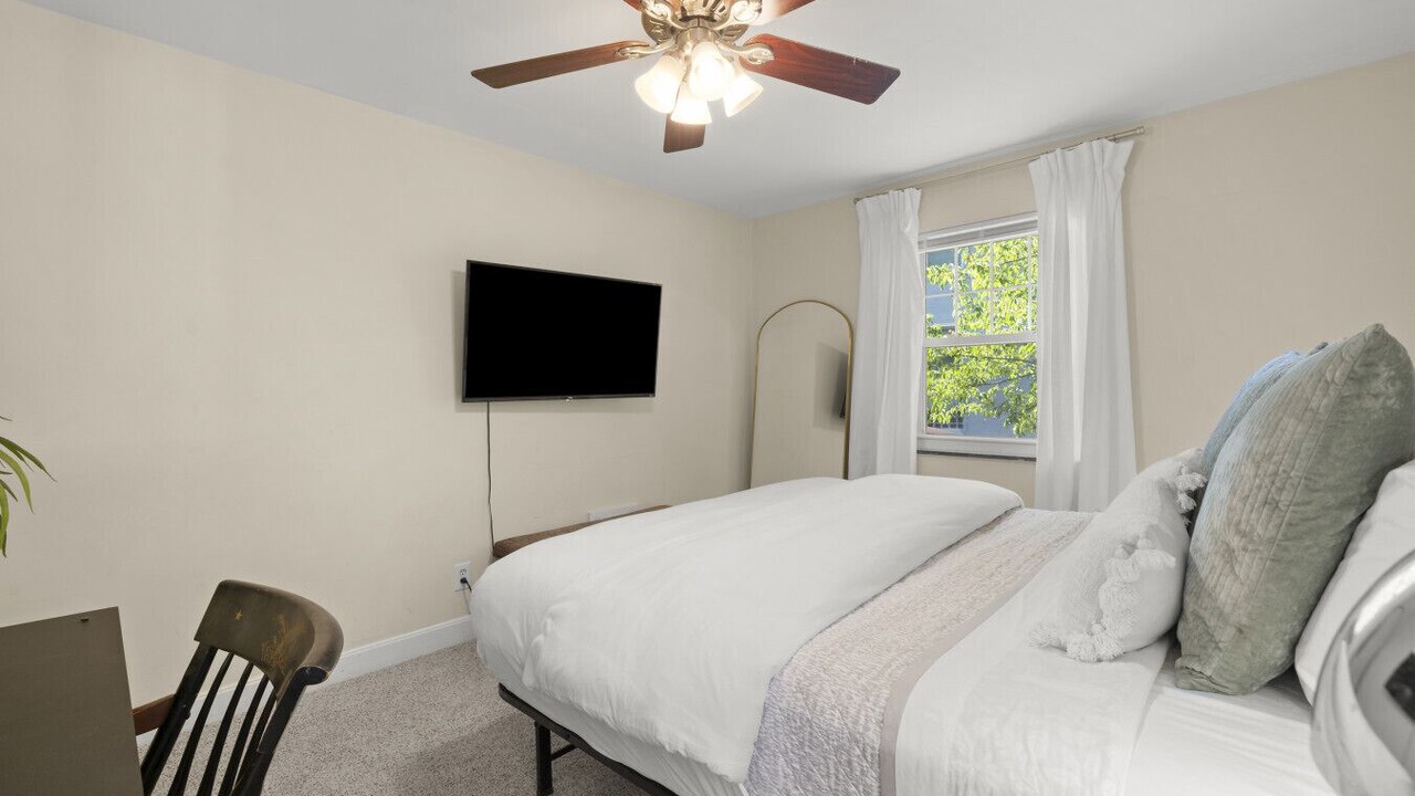 Photo of Bedroom in Mount Lookout