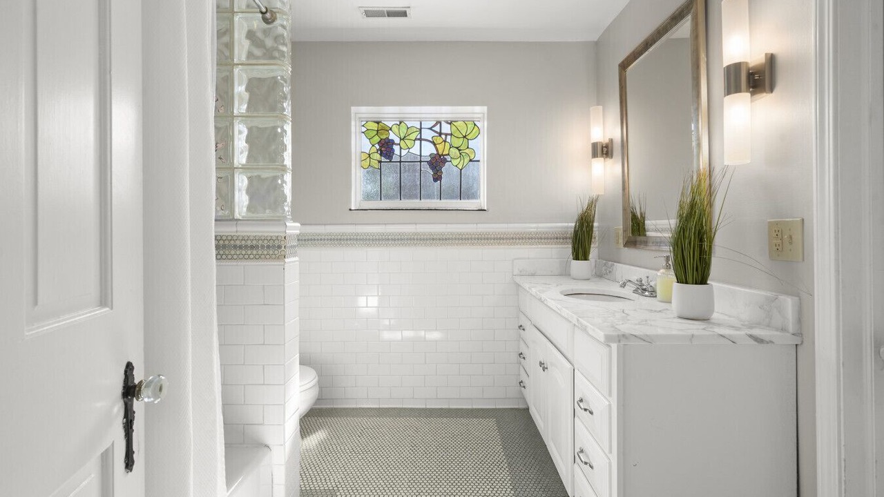 Photo of Bathroom in Mount Lookout