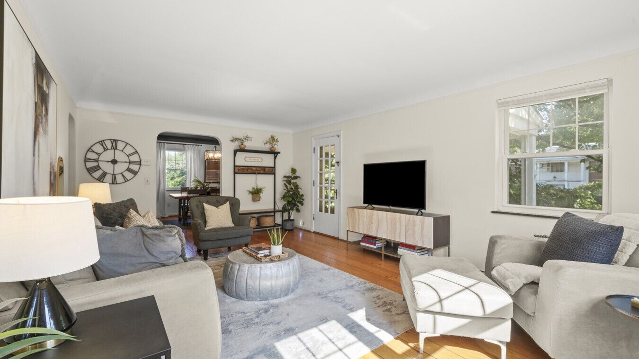 Photo of Livingroom in Mount Lookout