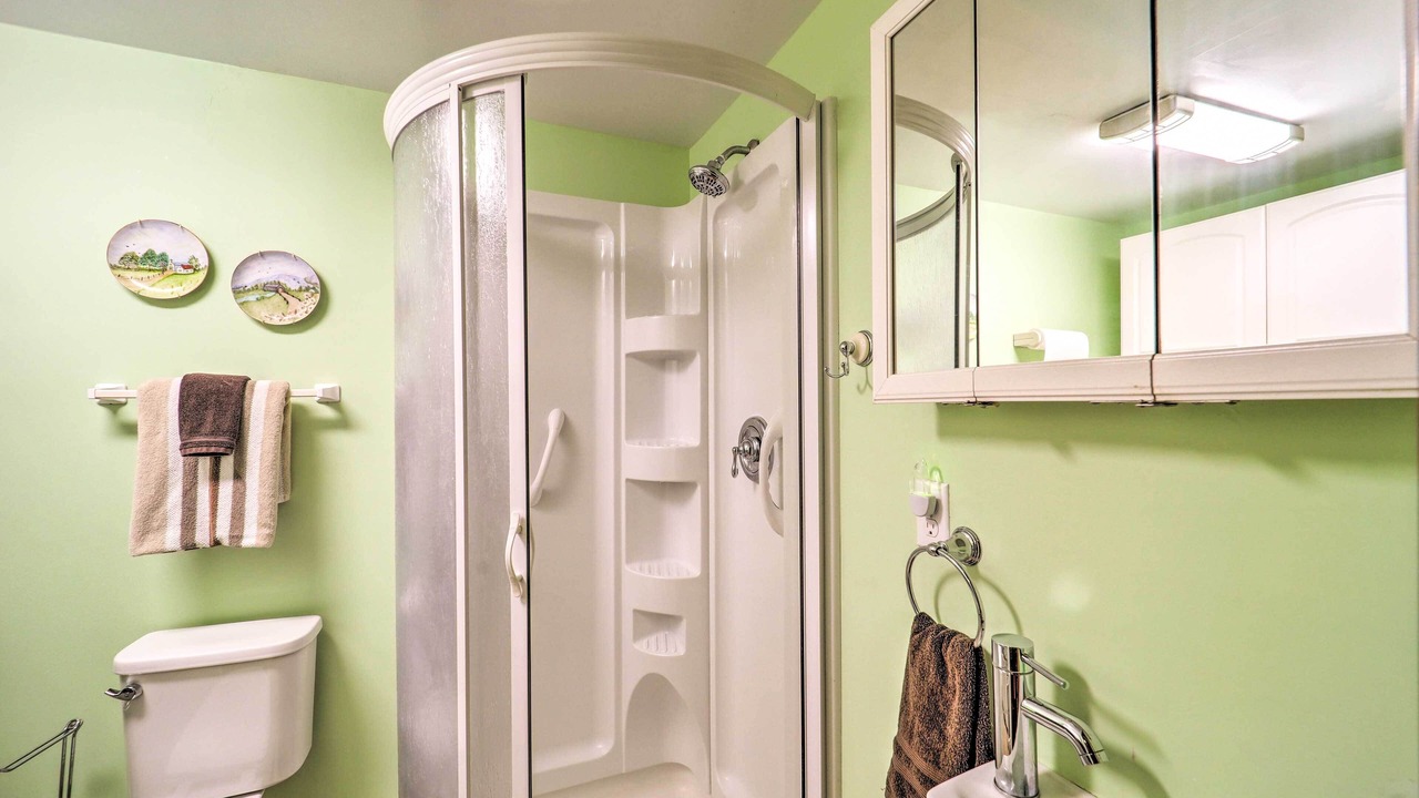 Photo of Bathroom in Newland