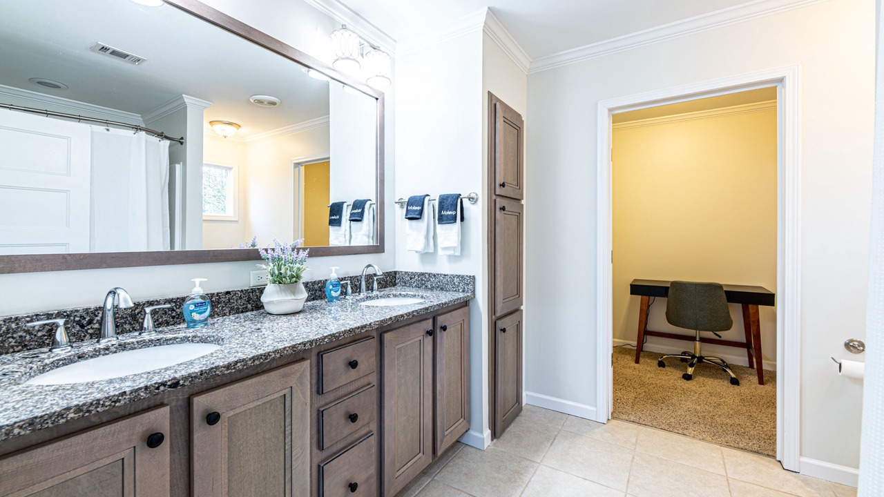 Photo of Bathroom in Ashley Oaks