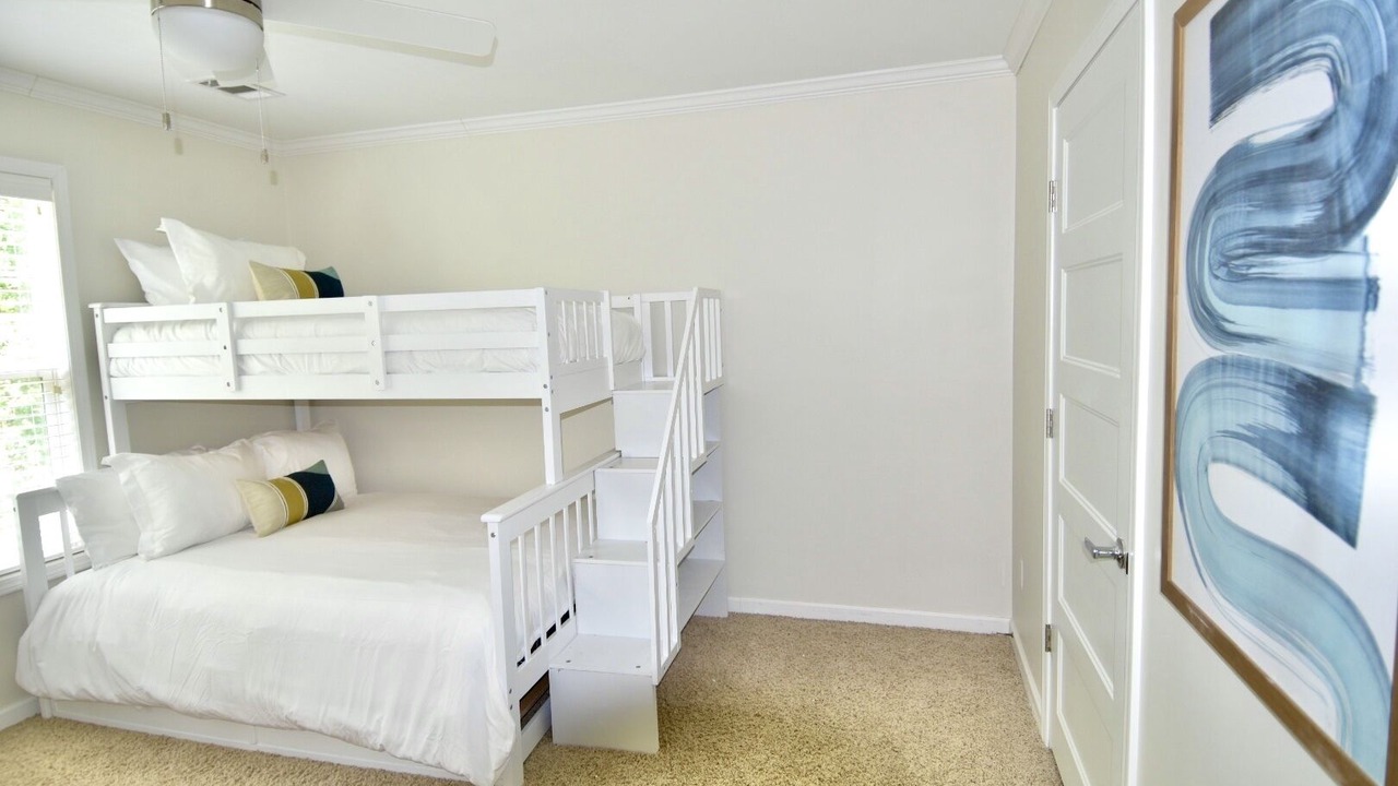 Photo of Bedroom in Ashley Oaks