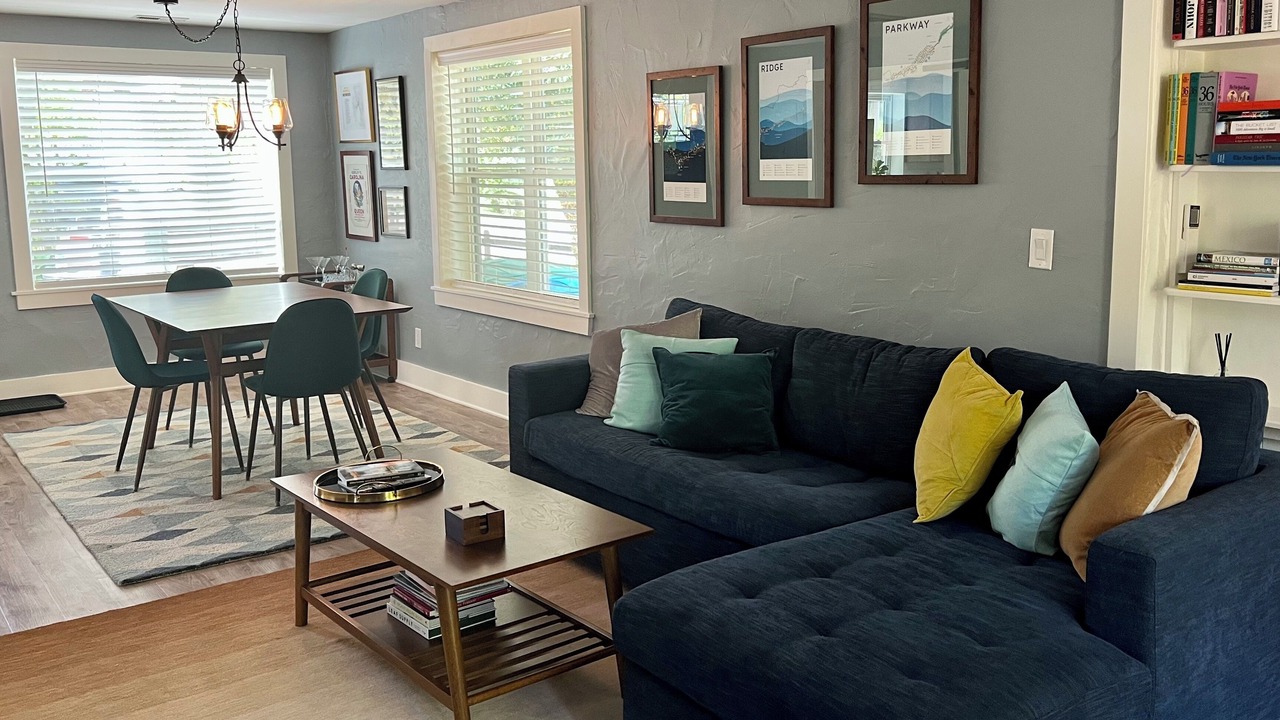 Photo of Livingroom in Fairview