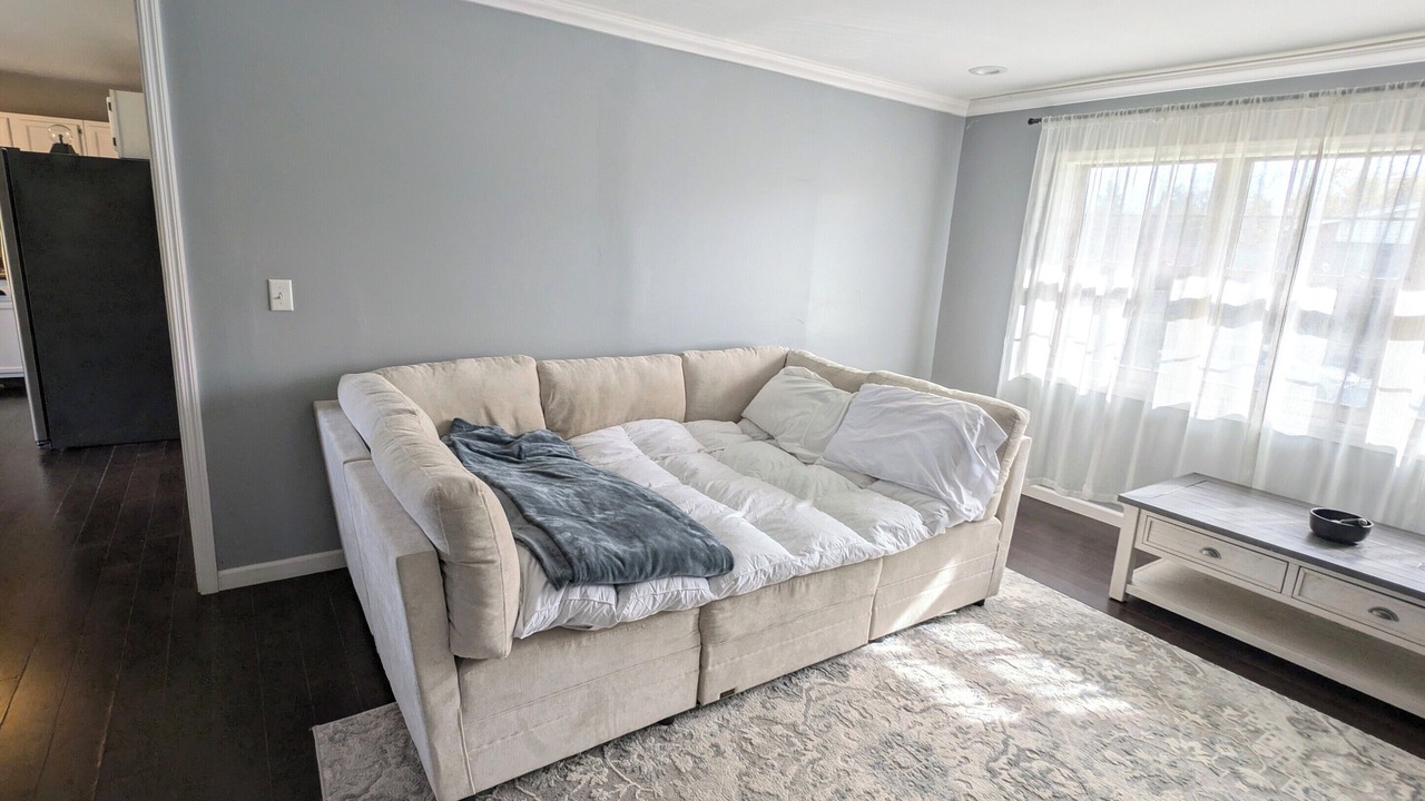 Photo of Livingroom in Highland Heights