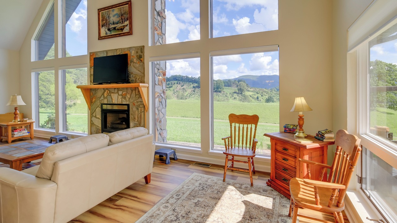Photo of Bedroom in Mountain City