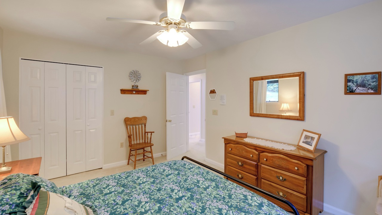Photo of Bedroom in Mountain City