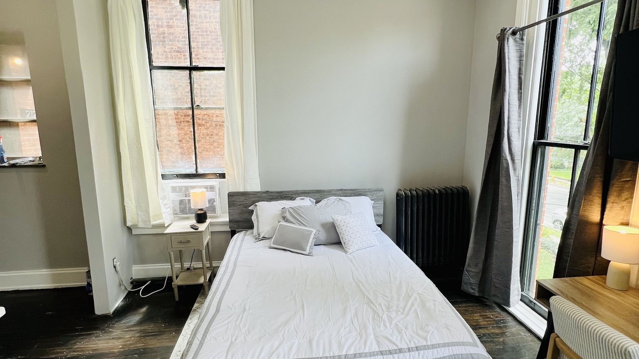 Photo of Bedroom in Walnut Hills