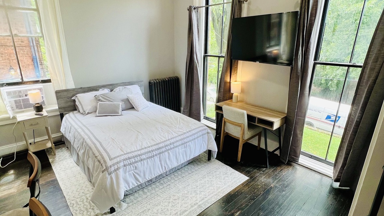 Photo of Bedroom in Walnut Hills
