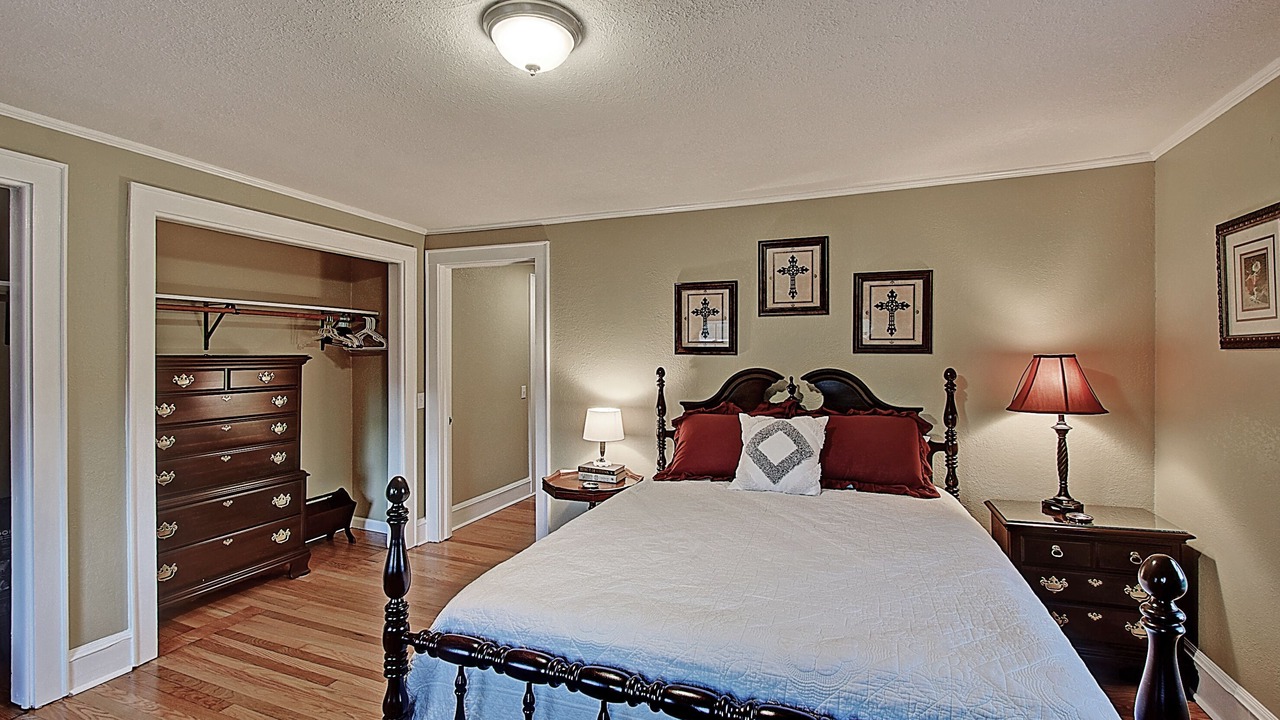 Photo of Bedroom in Shady Valley