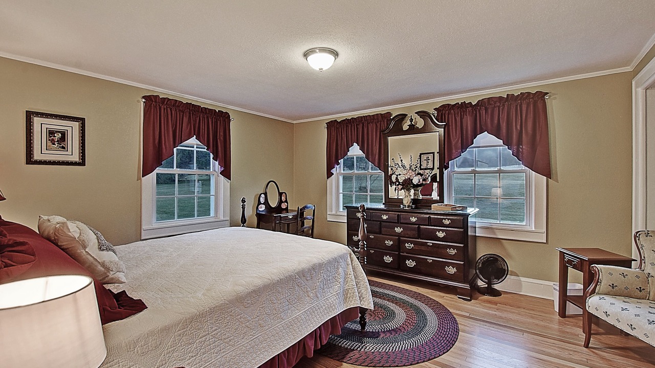 Photo of Bedroom in Shady Valley