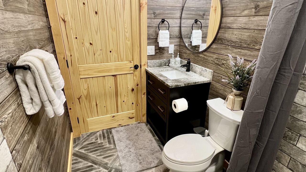 Photo of Bathroom in Kodak