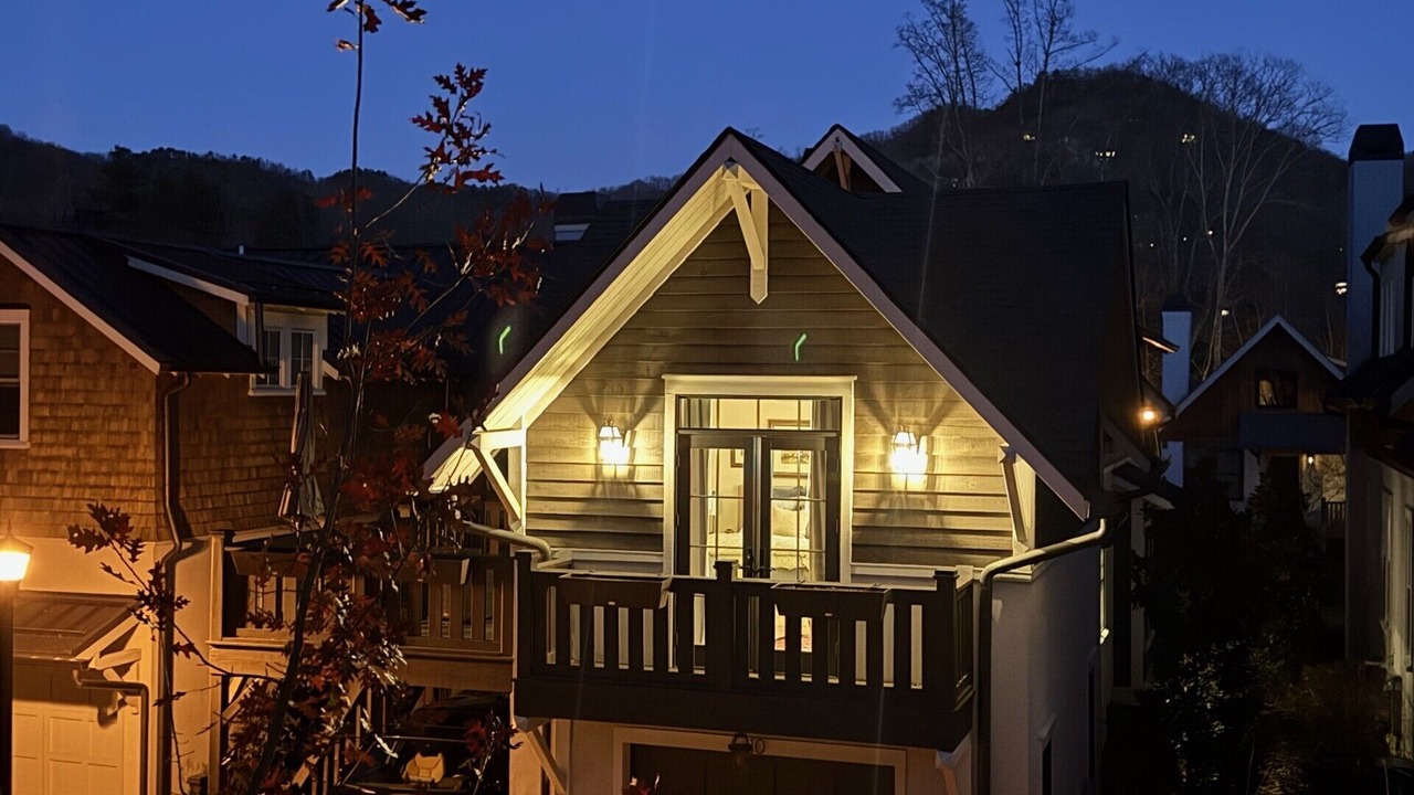 Photo of Outdoor in Black Mountain