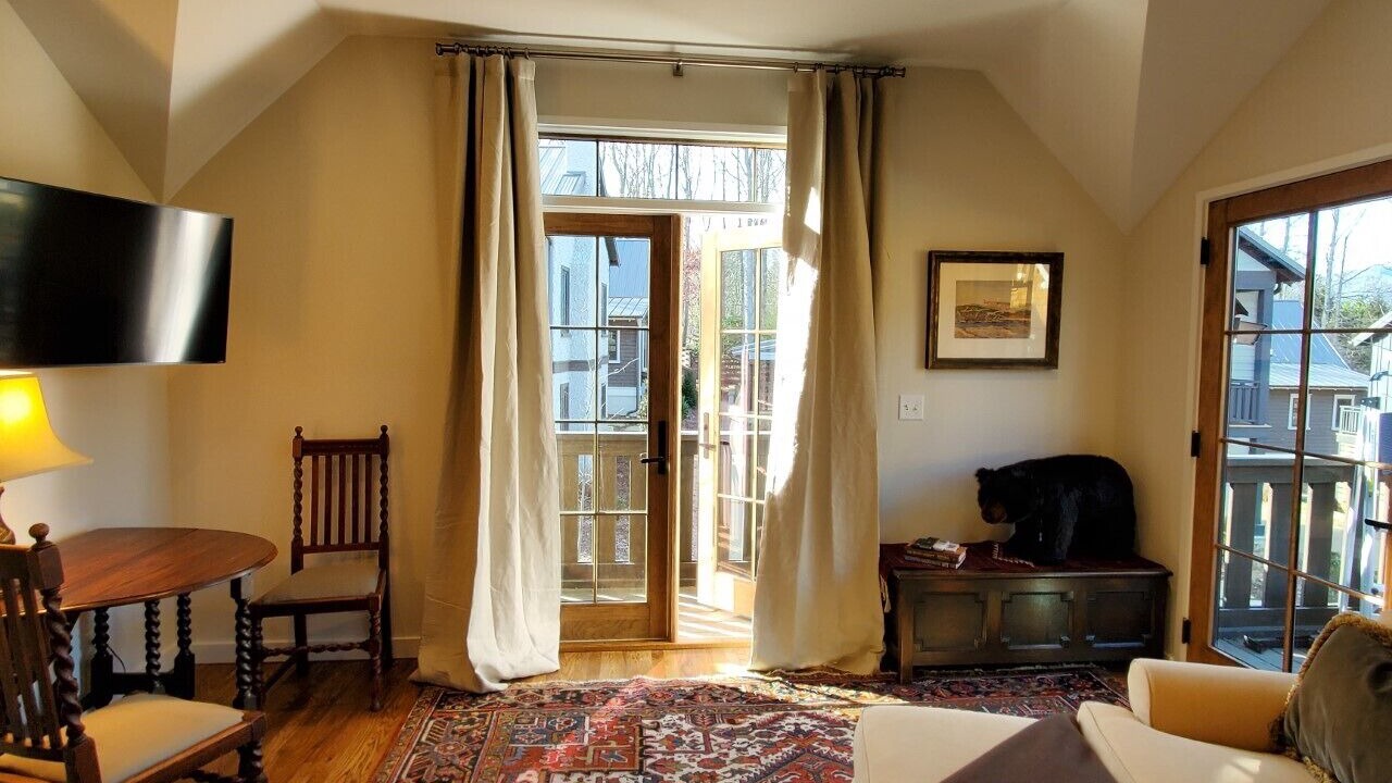 Photo of Livingroom in Black Mountain
