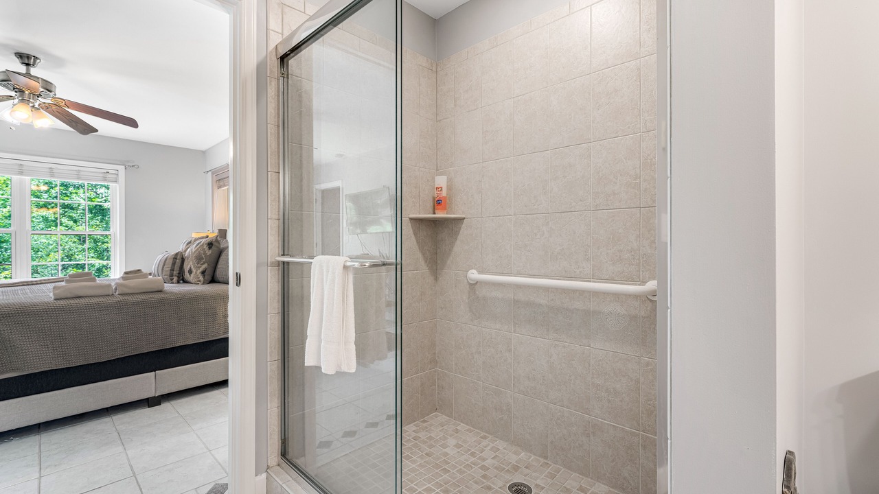 Photo of Bathroom in Newland