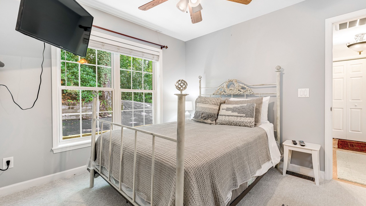 Photo of Bedroom in Newland