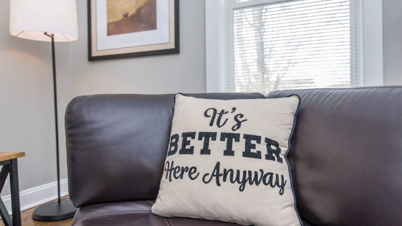 Photo of Livingroom in Northside District