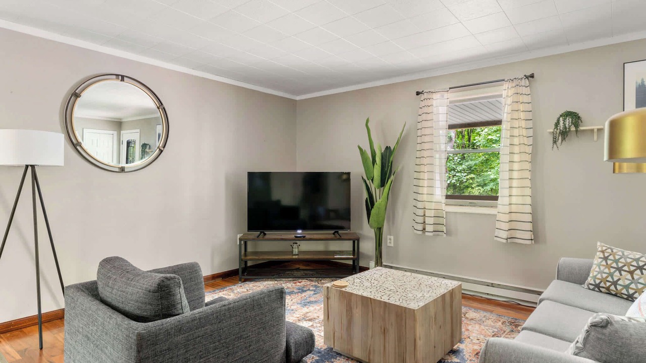 Photo of Bedroom in Berkeley Springs