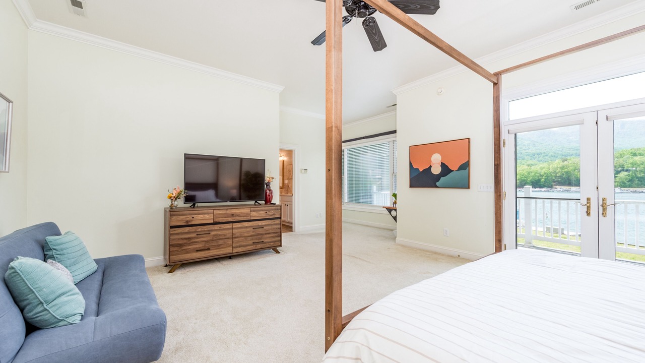 Photo of Bedroom in Lake Lure