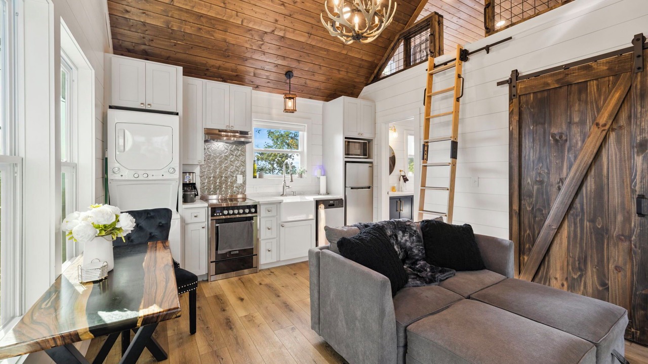 Photo of Livingroom in Brevard