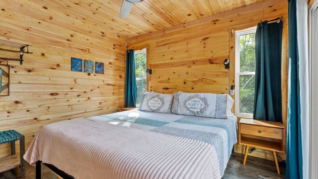 Photo of Bedroom in Rogers