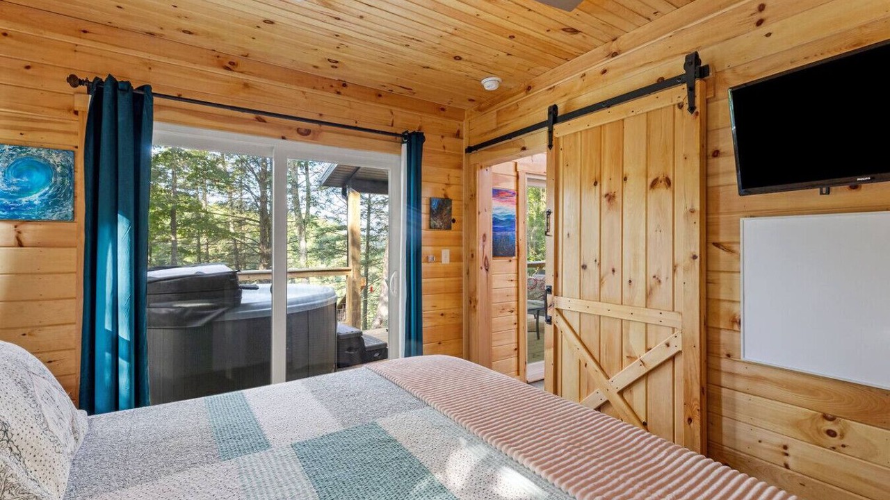 Photo of Bedroom in Rogers