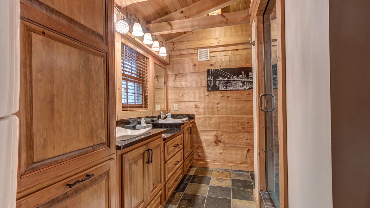 Photo of Bathroom in Waddy