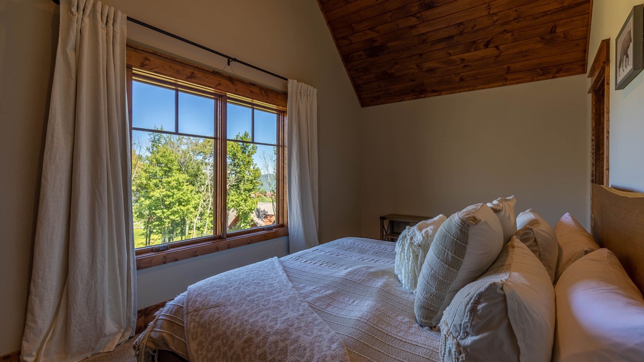 Photo of Bedroom in Elk Park