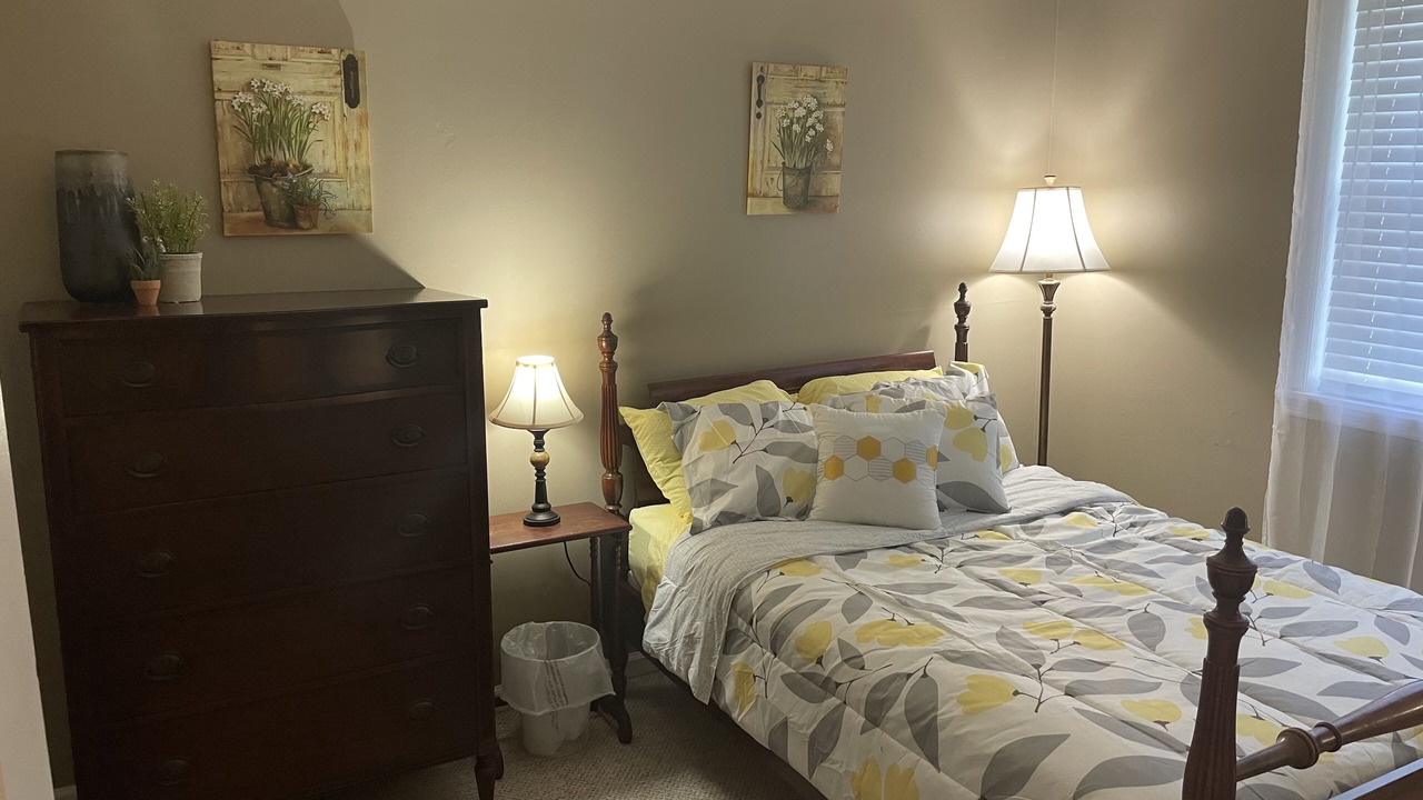 Photo of Bedroom in Maysville