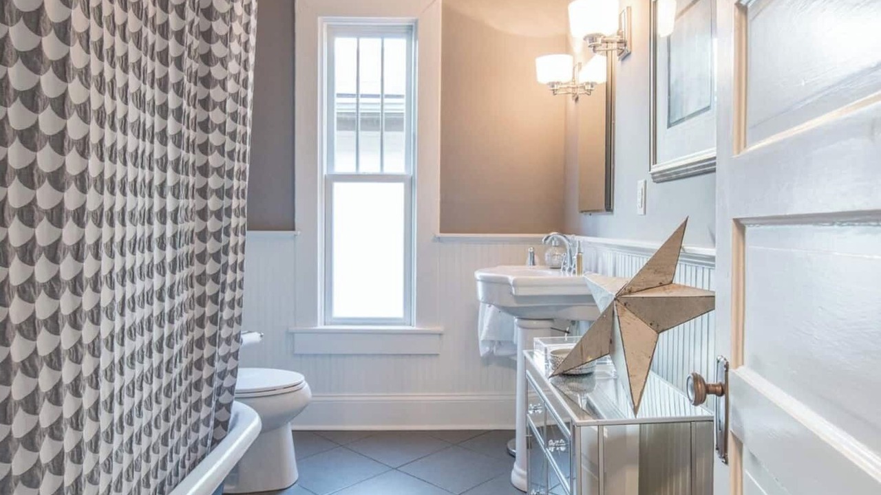 Photo of Bathroom in Northside District