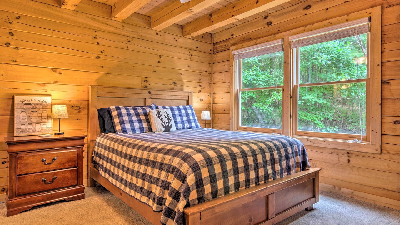 Photo of Bedroom in Lake Lure