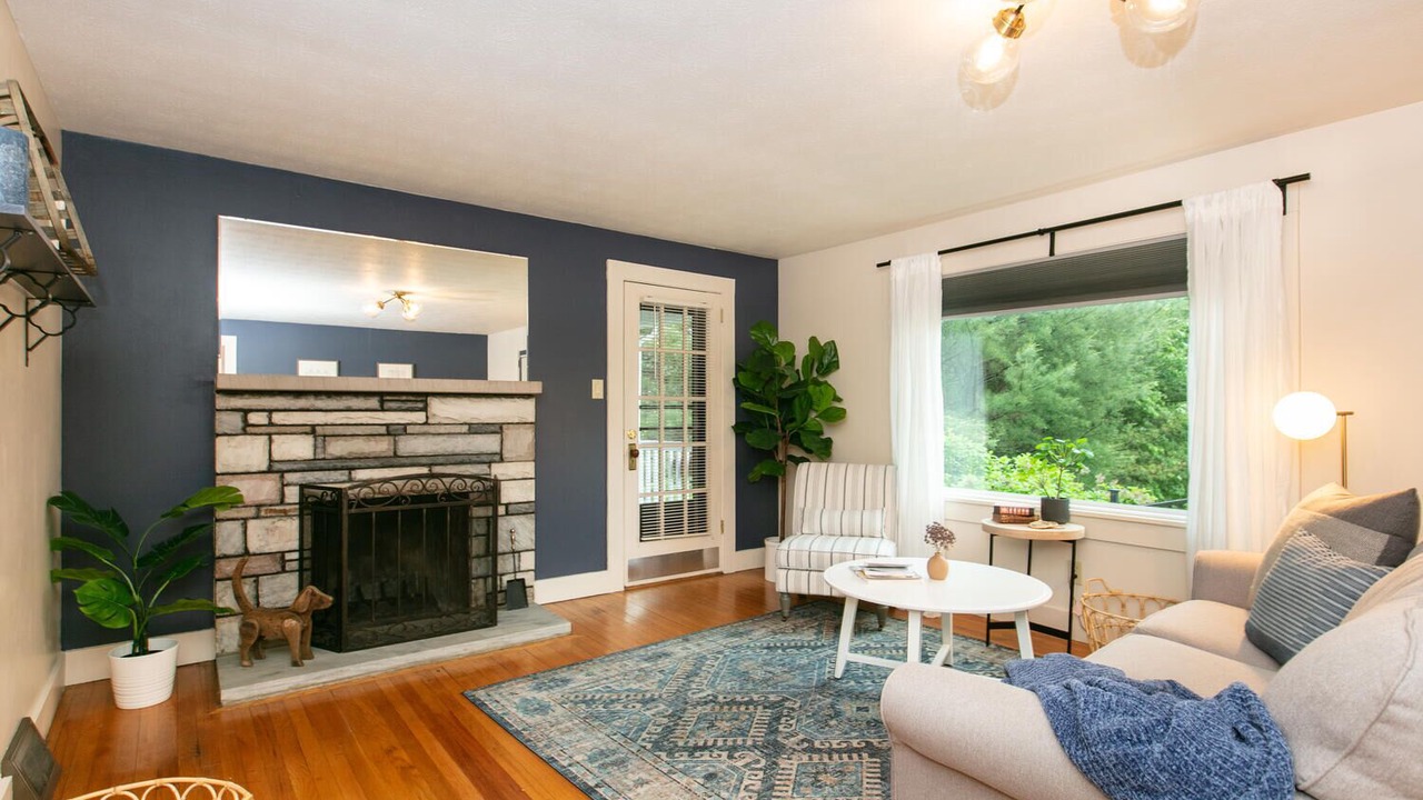 Photo of Livingroom in Asheville