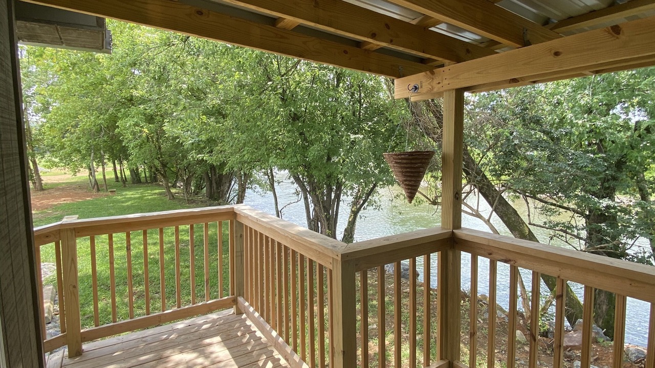 Photo of Patio Balcony in Elizabethton