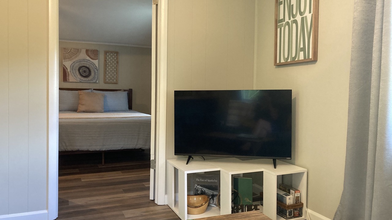 Photo of Bedroom in Barnardsville