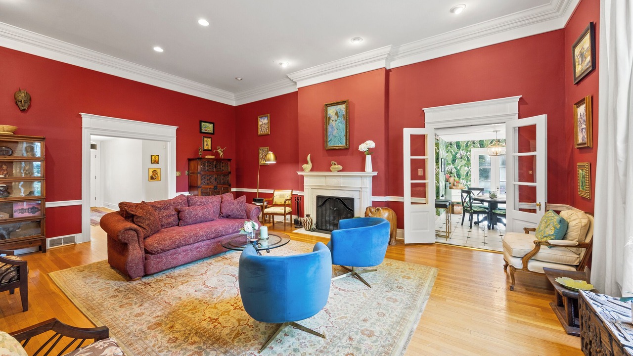 Photo of Livingroom in Lexington