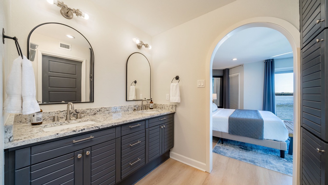 Photo of Bathroom in Lake Hamilton