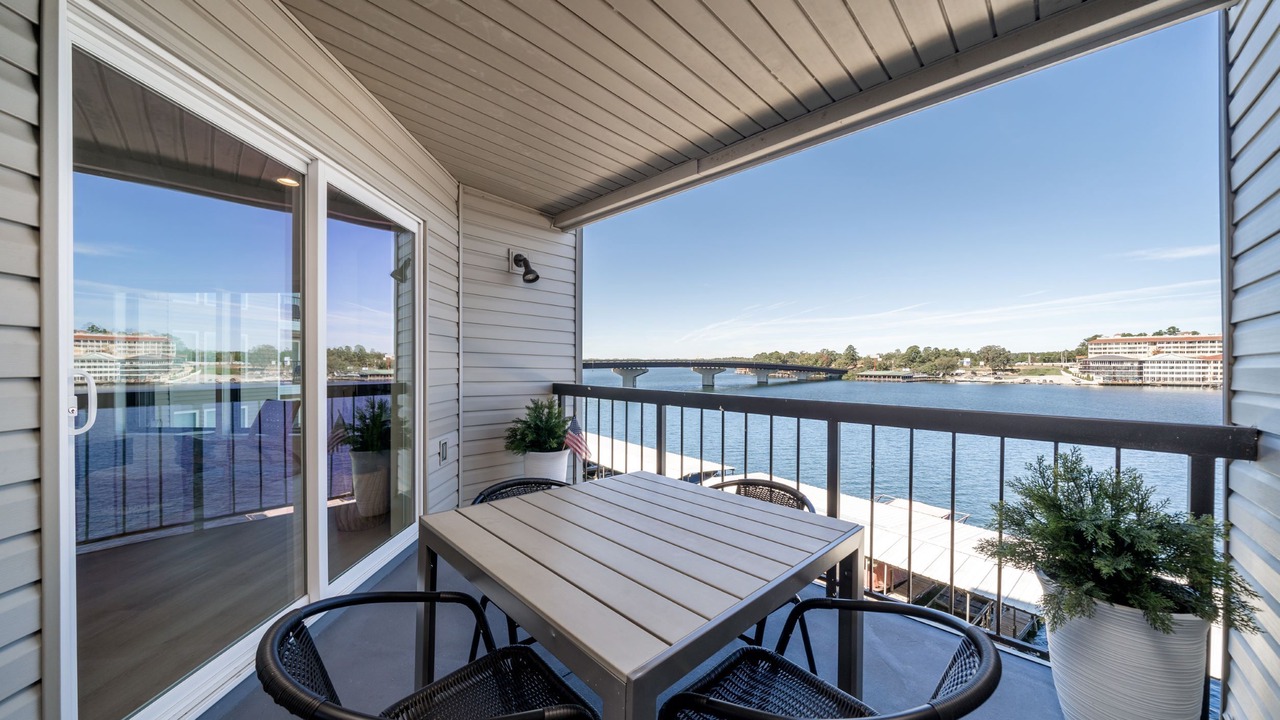Photo of Patio Balcony in Lake Hamilton