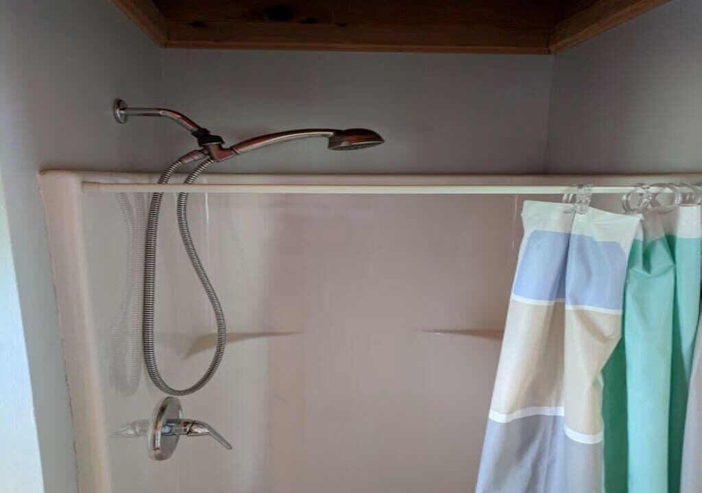 Photo of Bathroom in Beattyville