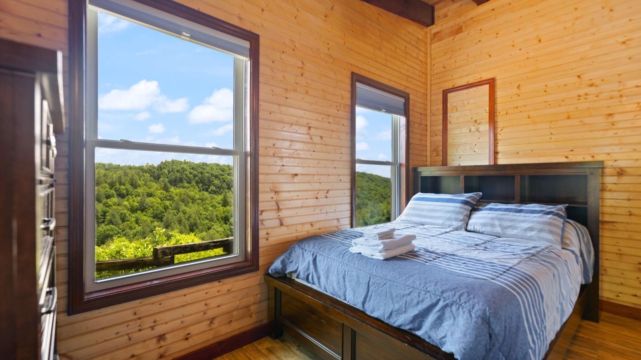 Photo of Bedroom in Campton