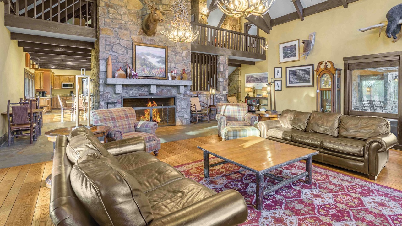 Photo of Livingroom in Pittman Center