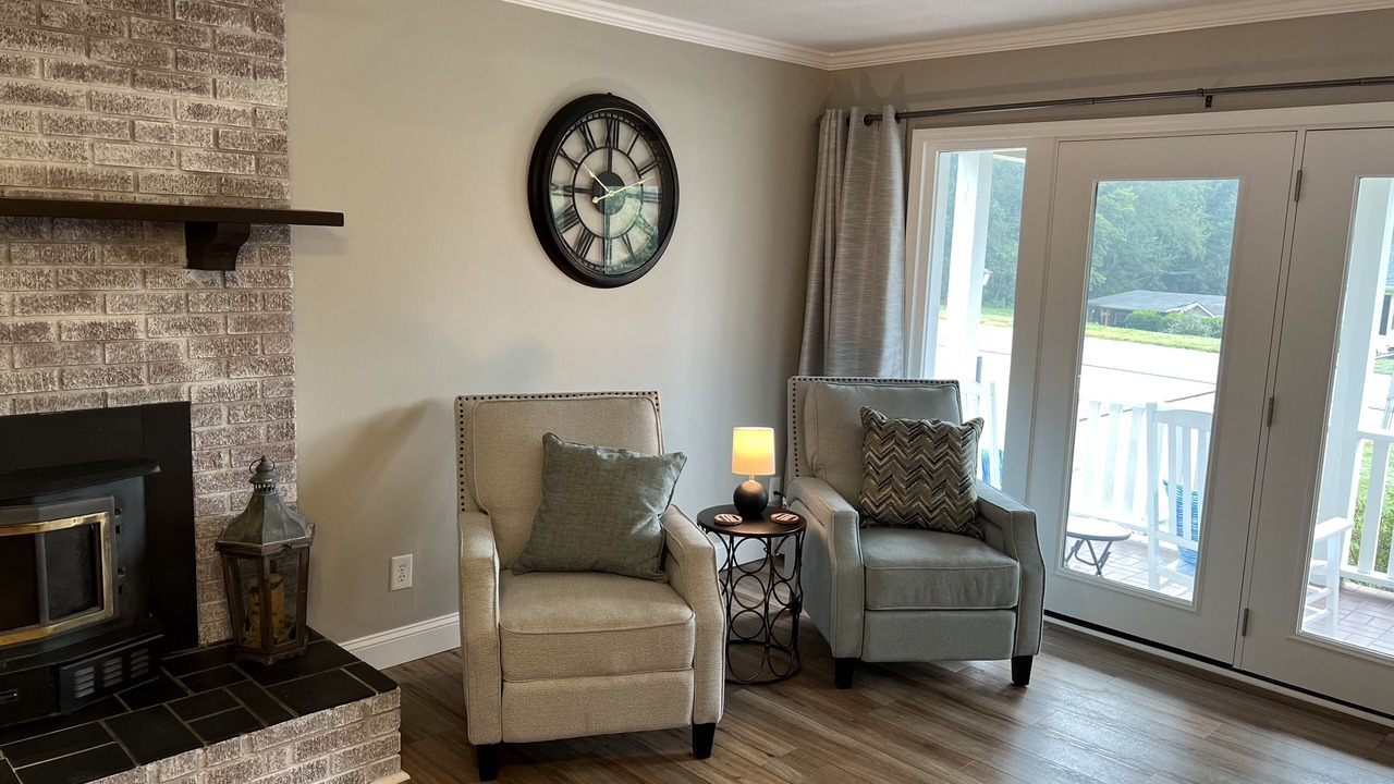 Photo of Livingroom in Asheville