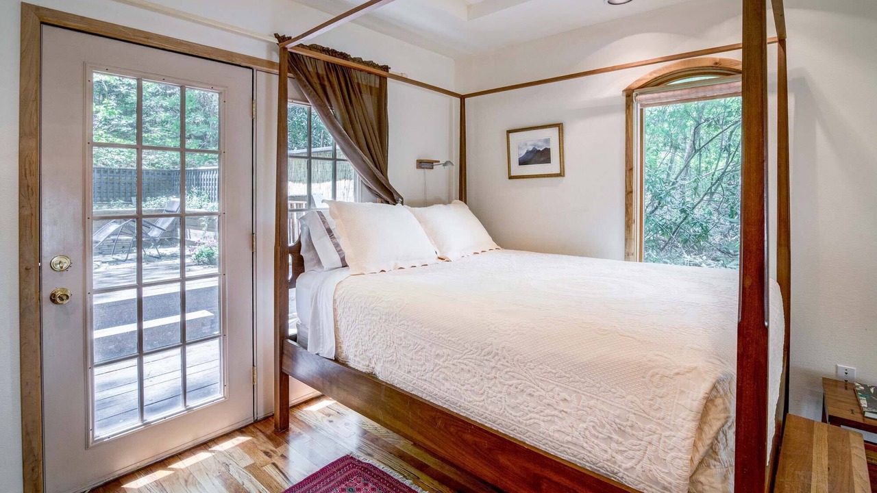 Photo of Bedroom in Black Mountain